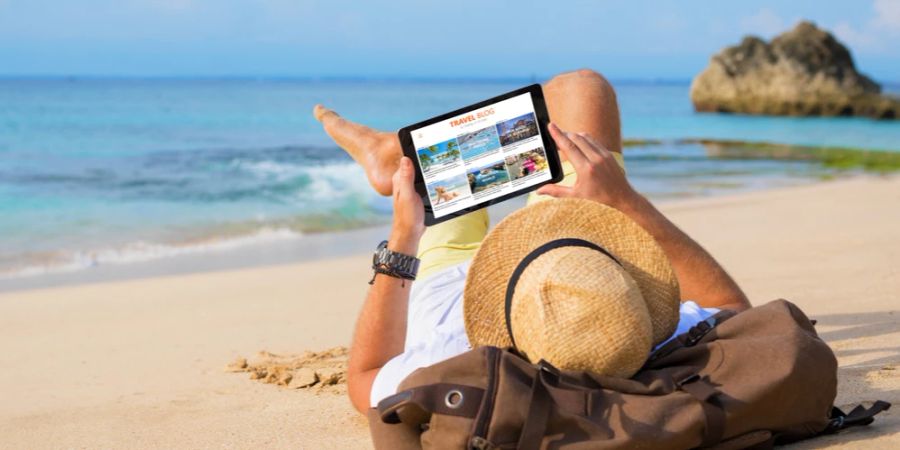 iPad Mann Strand hinlegen surfen