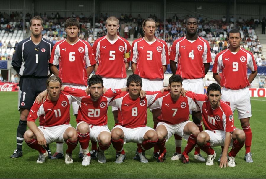 Swen König (oben links) an der U20-WM mit Teamkollegen wie Veroljub Salatic, Phillippe Senderos, Johan Djourou oder Johan Vonlanthen.