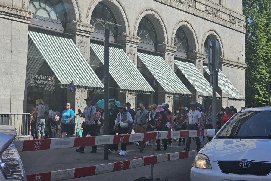 Bei den Übernachtungen gab es gar eine Zunahme von 82 Prozent. Am häufigsten übernachten chinesische Touris in Zürich.