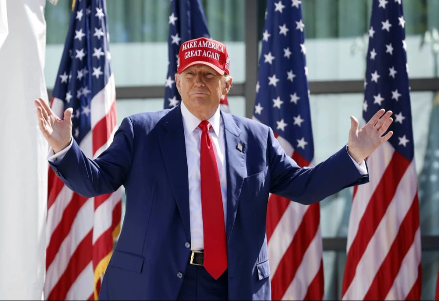 Rechtspopulisten wie Donald Trump setzen sich bekanntlich gegen staatliche Regulierungen ein, die Wohlhabende Geld kosten könnten.