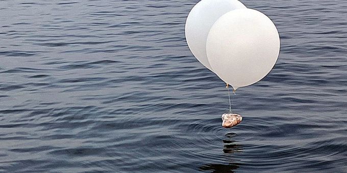 Nordkorea hat offenbar erneut Ballons mit Plastikbeuteln voller Müll nach Südkorea geschickt. Nordkorea hat offenbar erneut Ballons mit Plastikbeuteln voller Müll nach Südkorea geschickt.