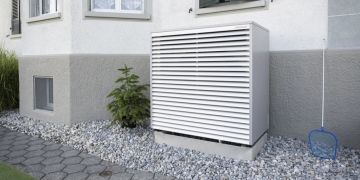 Wärmepumpe an Wohnhaus