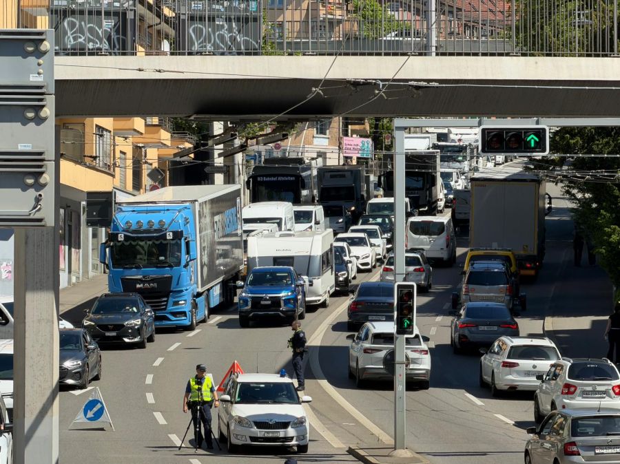 Der Unfall führte zu grossem Stau.