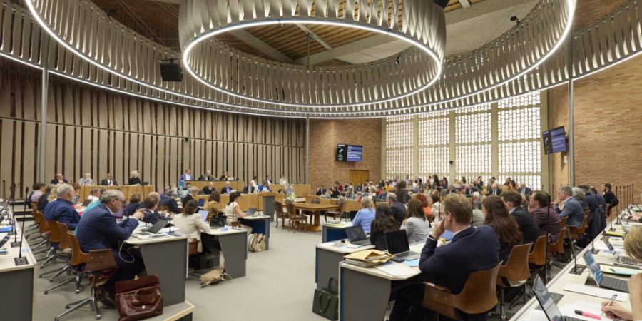 Der Zürcher Kantonsrat schrieb am Montag ein Postulat für anonymisierte Bewerbungen ab. Einige Ratsmitglieder erinnerten aber daran, dass gewisse Personen immer noch diskriminiert wü...