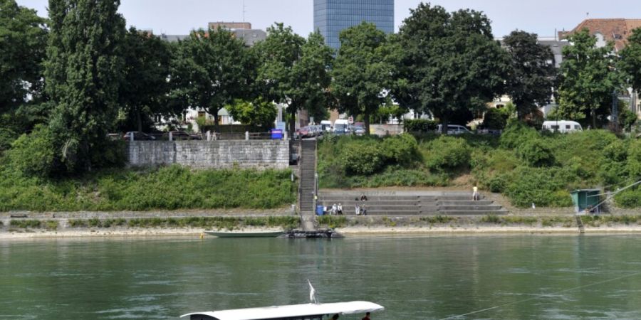 Die St. Alban-Fähre in Basel, auch bekannt als «Wild Maa», ist derzeit nicht in Betrieb. Die anderen drei Rheinfähren verkehren normal. (Archivbild)