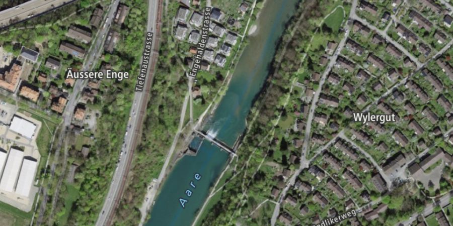 In der Nähe des Stauwehrs Engehalde in Bern sind am Sonntag zwei Stand-up-Paddler in Schwierigkeiten geraten.