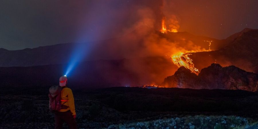 dpatopbilder - Vulkanische Aktivität am Ätna. Foto: Salvatore Allegra/AP/dpa/Archivbild