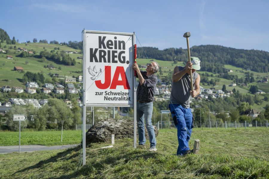 Die Gegner sehen in der Initiative ein Hintertürchen, um Kriegsverbrecher zu unterstützen.