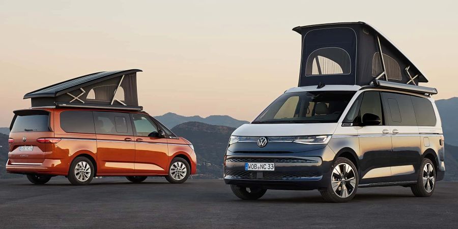 Der neue VW California in drei Ausstattungsvarianten: hier die Beach-Version (links) und die Ocean-Version (rechts).
