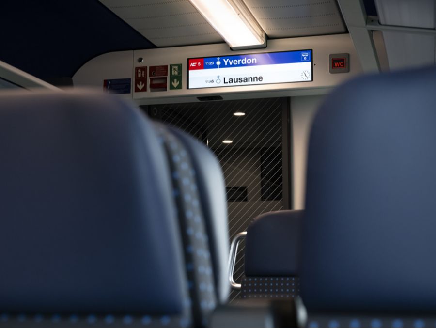 Will oder kann eine Person nicht lange im Zug stehen, kann sie aber nicht die SBB in die Pflicht nehmen.