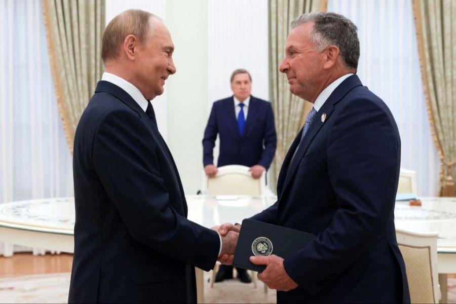 Letzte Woche war der Trump-Gesandte Witkoff tatsächlich nach Russland gereist und wurde von Putin empfangen.