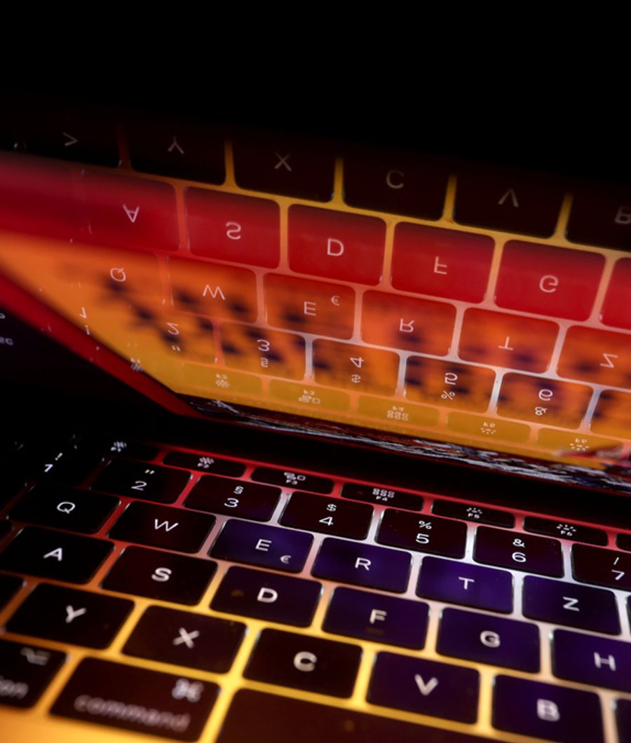 Junge Frauen sehen Online-Hass häufiger als Hindernis in der Politik. (Symbolbild)