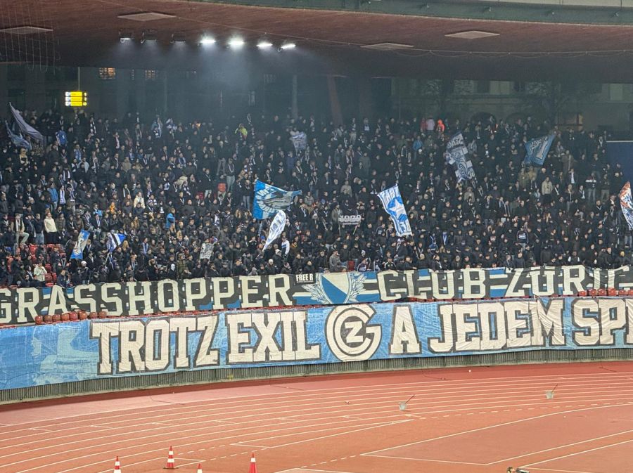 Die Fans beider Teams machen vor Weihnachten nochmal Lärm.