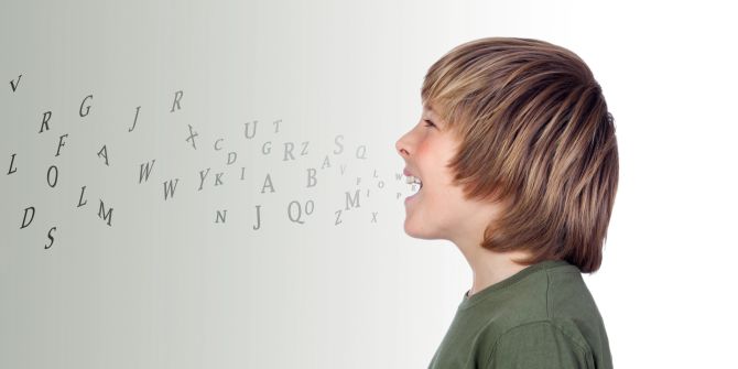 Junge Buchstaben Sprache Kommunikation