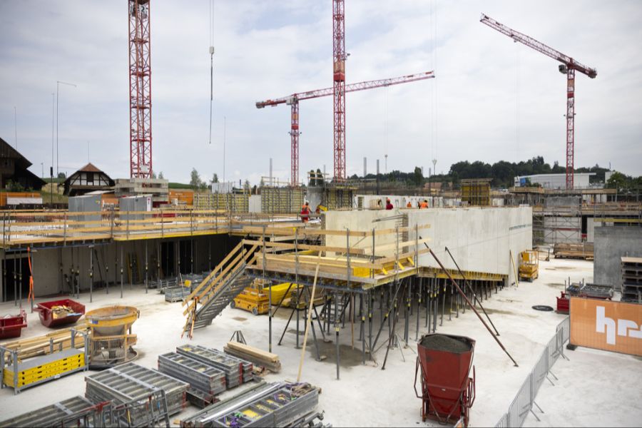 Die Aushubarbeiten für das neue Polizeizentrum hatten im Juli 2023 begonnen. (Archivbild)