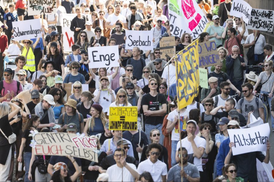 Die letzte Wohndemo im April 2025 verlief weitgehend friedlich. Vereinzelt kam es zu Sachbeschädigungen. (Archivbild)