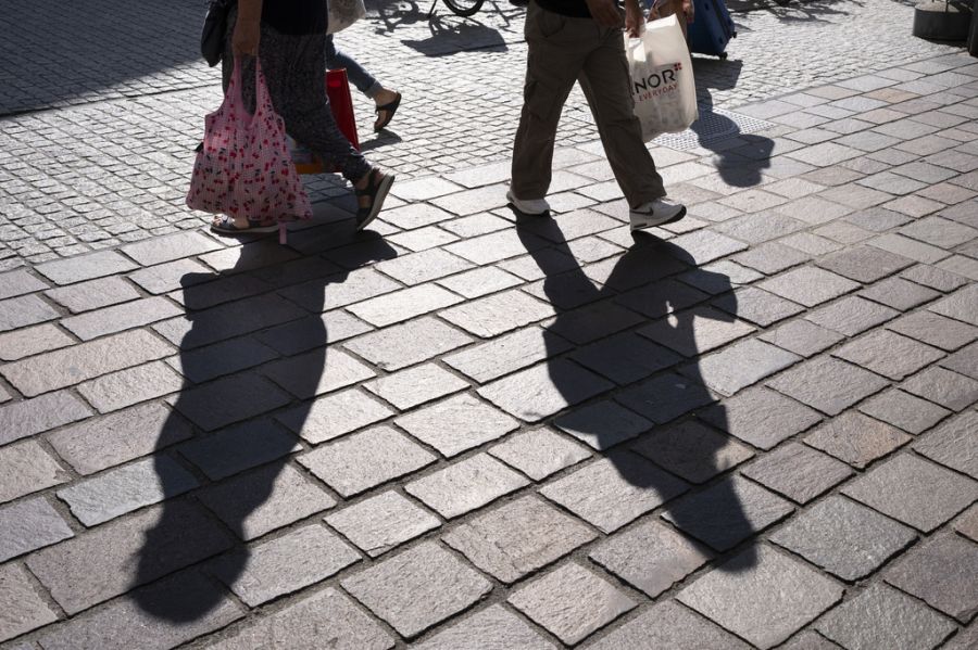 In der Slowakei gilt ab 2026 eine Geschwindigkeitsbegrenzung auf den Trottoirs, die auch für Fussgänger gilt. (Symbolbild)