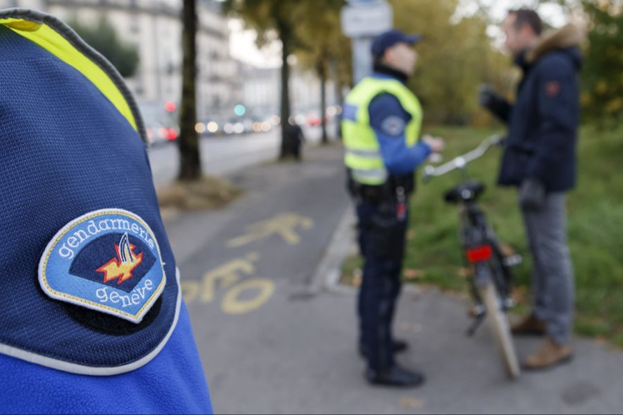 Die Wahrnehmung von Hautfarben variiere laut Fedpol und daher nicht eindeutig definierbar. Auch werde die Hautfarbe kaum bei Fahndungen als Merkmal genutzt. (Symbolbild)