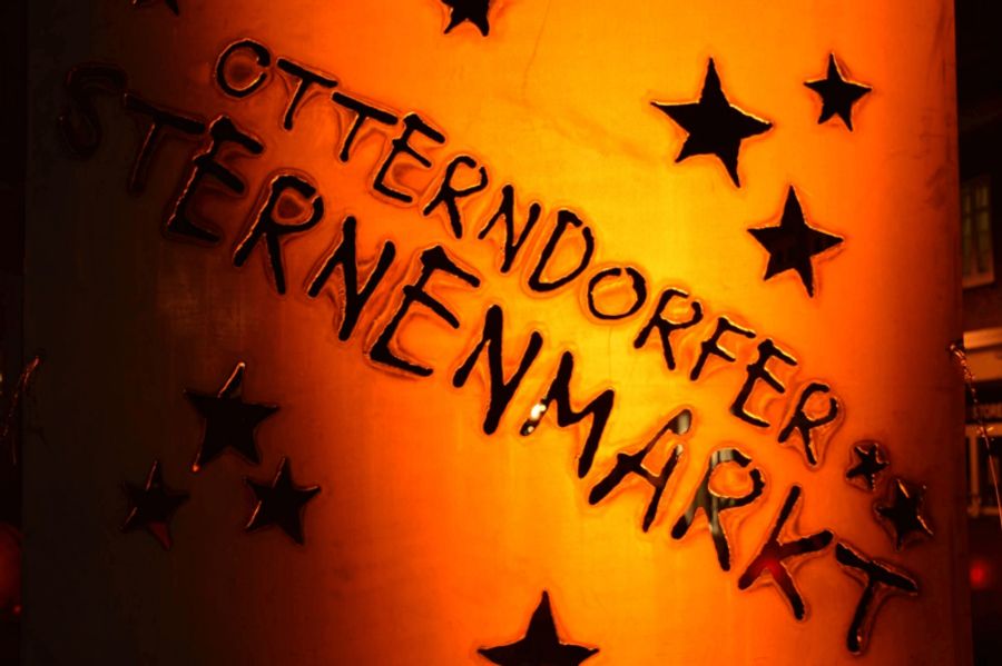Im niedersächsischen Otterndorf findet in der Adventszeit jeweils der Sternenmarkt statt.