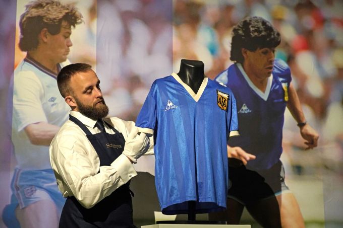 In diesem Trikot erzielte Diego Maradona sein berühmtestes Tor. Diego Maradona Hand Gottes