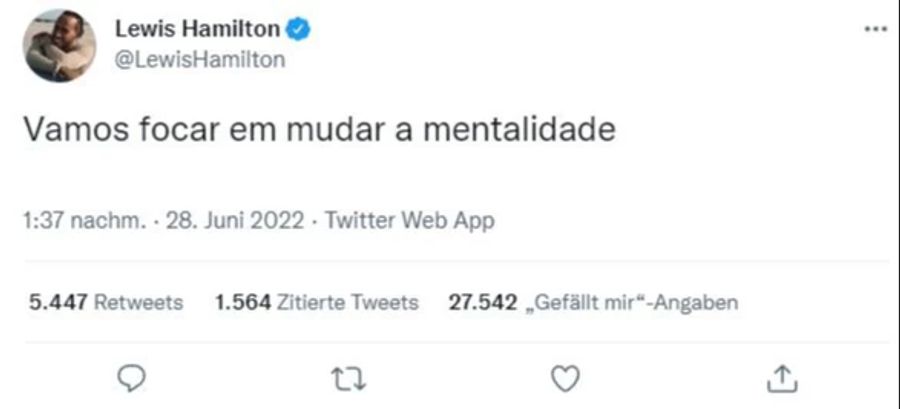 Lewis Hamilton wendet sich auf Portugiesisch an die Fans in Brasilien.