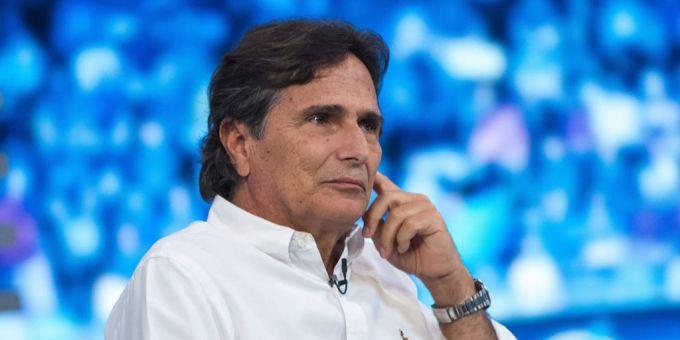 Nelson Piquet schimpft über Lewis Hamilton. Lewis Hamilton