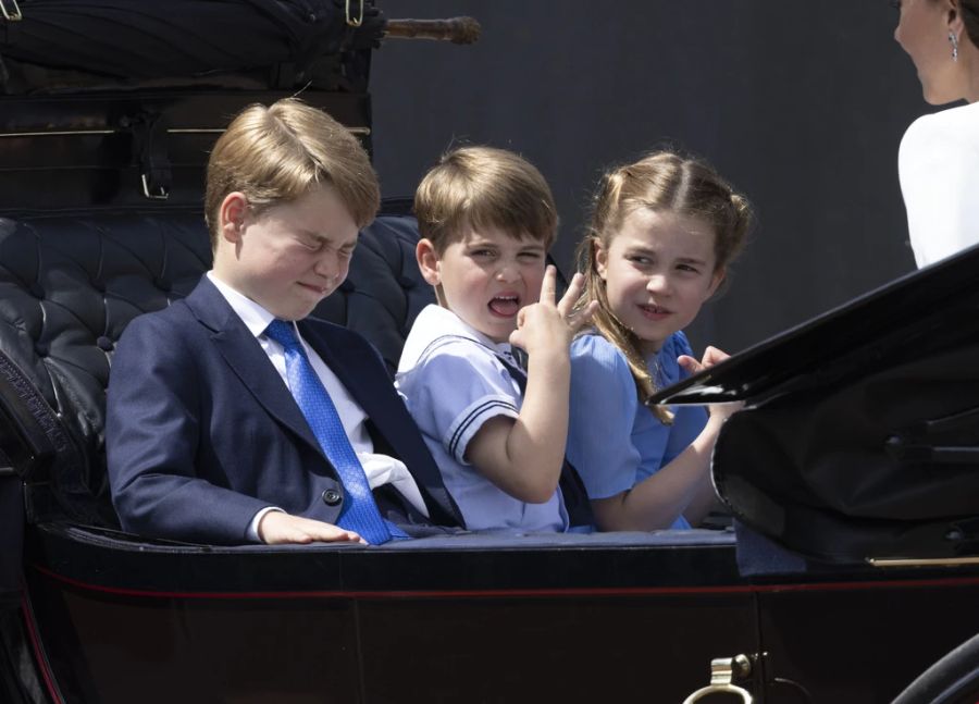 Prinz George, Prinz Louis und Prinzessin Charlotte während des Queen-Jubiläums in Juni 2022.