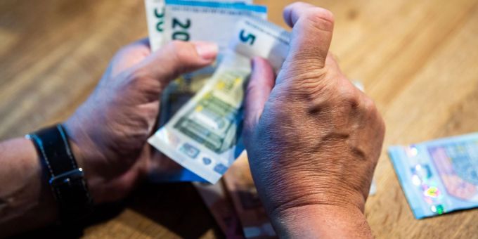 Immer weniger Menschen wenden sich bei Geldproblemen an Insolvenzberatungsstellen. Immer weniger Menschen wenden sich bei Geldproblemen an Insolvenzberatungsstellen.