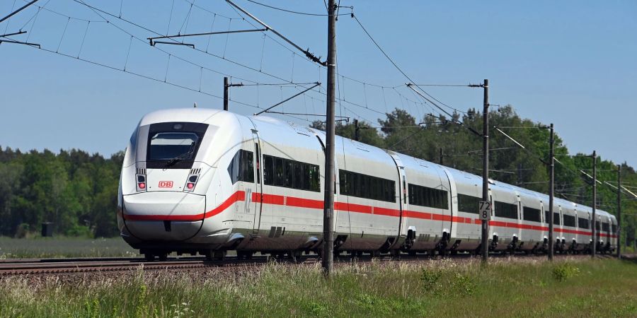 Der ICE konnte rechtzeitig stoppen. (Symbolbild)