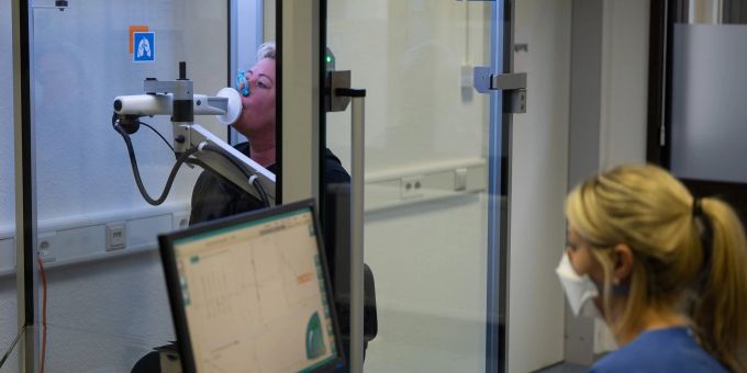 Beschwerden, die länger als zwölf Wochen nach einer Infektion mit dem Corona-Virus bestehen, werden als Post Covid bezeichnet. Beschwerden, die länger als zwölf Wochen nach einer Infektion mit dem Corona-Virus bestehen, werden als Post Covid bezeichnet.