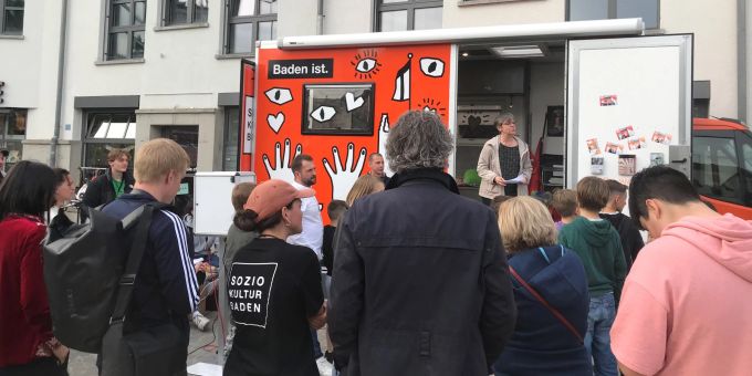 Mit dem Jugendbus erweitert die Stadt Baden ihr Angebot der städtischen Jugendbetreuung. Jugendbus Stadt Baden