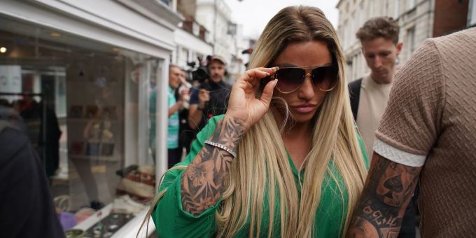 Katie Price habe aus Wut gehandelt, sagte der Richter. katie price