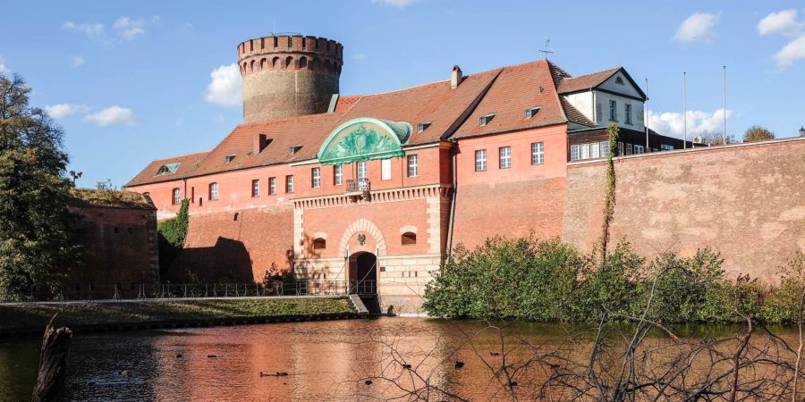 Zitadelle See Backstein Turm