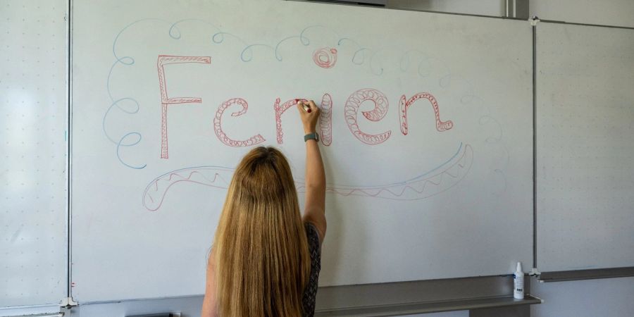 Am kommenden Wochenende sind in ganz Deutschland Sommerferien und viele Familien machen sich auf in Richtung Süden. Viele südeuropäische Urlaubsziele machten jedoch zuletzt mit Waldbränden und Hitze auf sich aufmerksam.