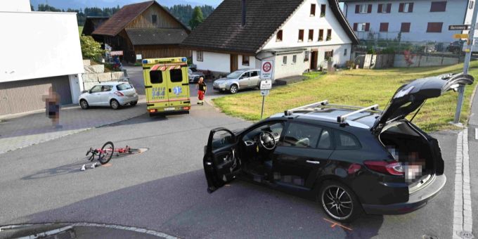 Neuhaus SG - Kollision zwischen Auto und Rennvelo