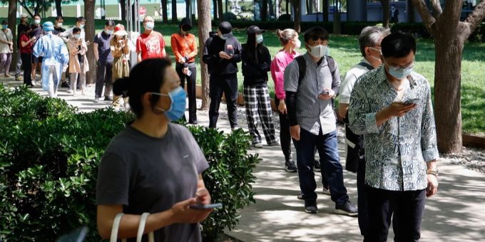 China versucht eine neue Corona-Welle mir scharfen Einschränkungen zu besiegen. China Coronavirus