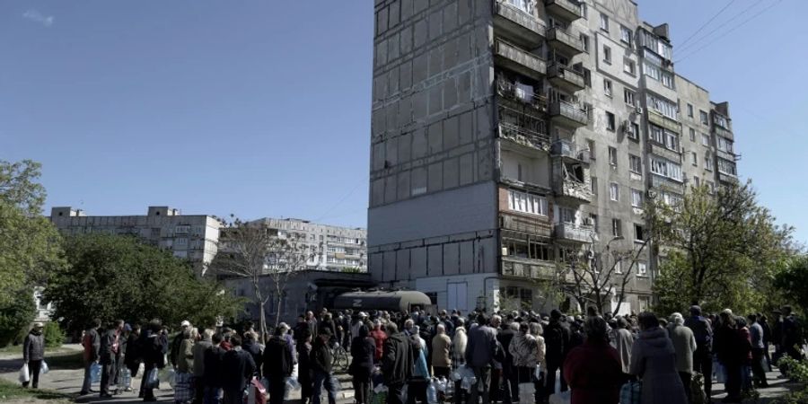 Zerstörtes Gebäude in Mariupol