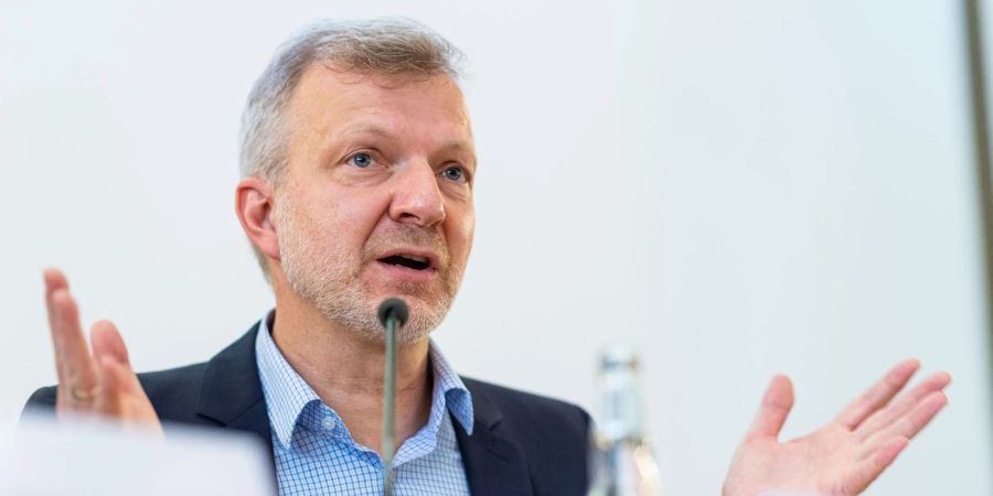 Der Historiker Thomas Grossebölting bei der Vorstellung der Studie zu Missbrauch im Bistum Münster.