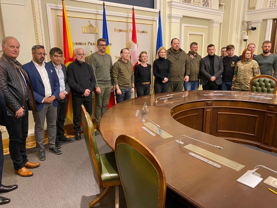 Die Schweizer Delegation traf unter anderem den Präsidenten des ukrainischen Parlaments, Ruslan Stefantschuk (8. von rechts).