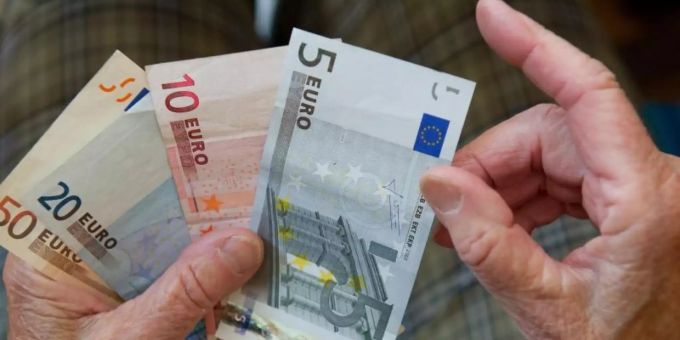 Zum 1. Juli werden die Renten in Ostdeutschland um 0,72 Prozent steigen. Foto: picture alliance / dpa Zum 1. Juli werden die Renten in Ostdeutschland um 0,72 Prozent steigen. Foto: picture alliance / dpa