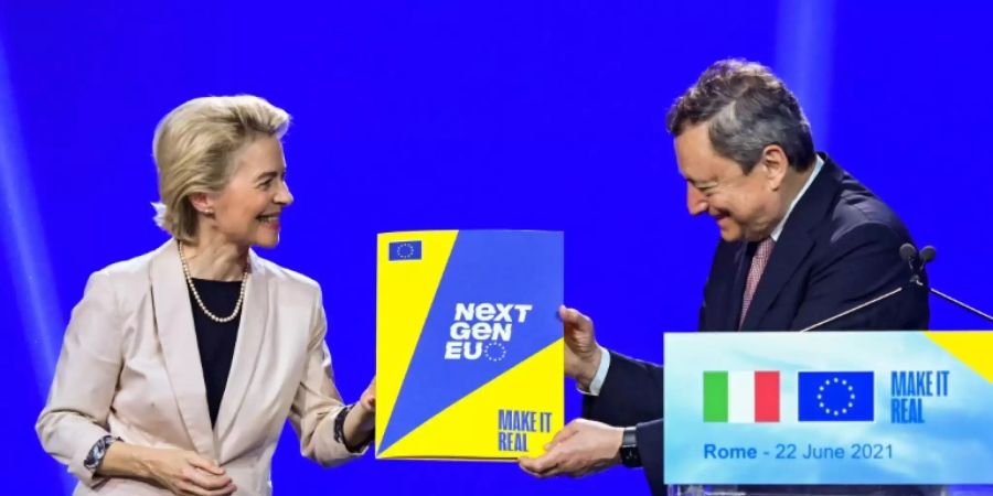 Ursula von der Leyen und Mario Draghi in Rom