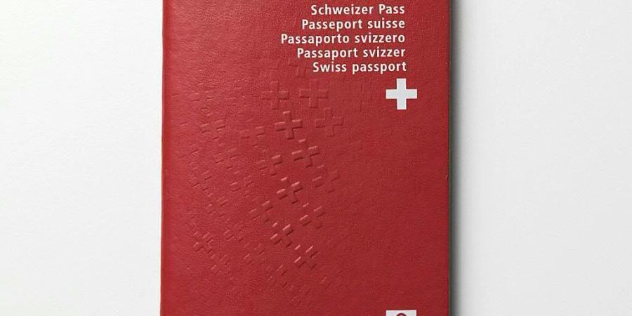 Als Jugendlicher stahl ein Ausländer in einem Warenhaus ein paar Sachen im Wert von 122.90 Franken. Das Aargauer Parlament lehnte deshalb sein Einbürgerungsgesuch ab. Das Verwaltungsgericht spricht von Willkür - und bürgert den Gesuchsteller nun ein. (Symbolbild)
