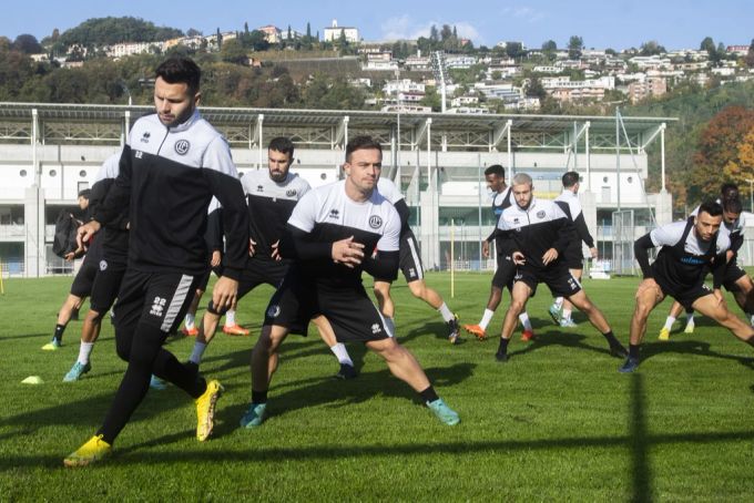 Xherdan Shaqiri trainiert beim FC Lugano, hier mit Nati-Kollege Renato Steffen. Xherdan Shaqiri FC Lugano