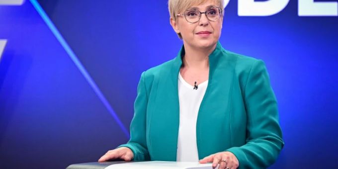 Umfragen zufolge könnte Natasa Pirc Musar erste Präsidentin Sloweniens werden. Umfragen zufolge könnte Natasa Pirc Musar erste Präsidentin Sloweniens werden.