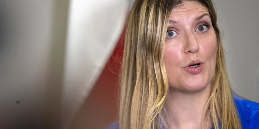 ARCHIV - Beatrice Fihn spricht während einer Pressekonferenz nach einem Treffen mit der belarussischen Oppositionsführerin Tichanowskaja. Foto: --/AP/dpa
