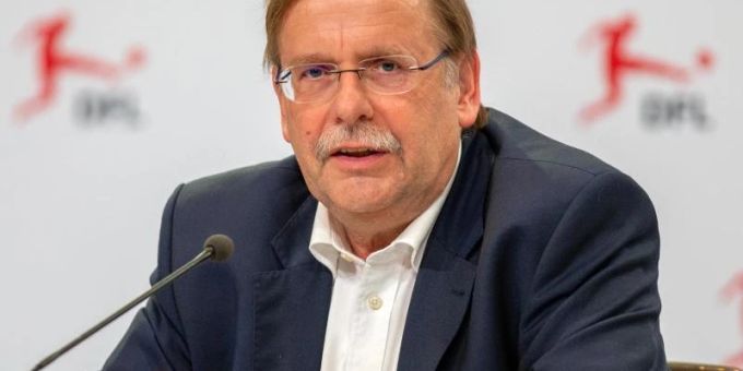 DFB-Vizepräsident Rainer Koch beobachtet die Situation in Osteuropa mit Sorge. Foto: Andreas Gora/dpa DFB-Vizepräsident Rainer Koch beobachtet die Situation in Osteuropa mit Sorge. Foto: Andreas Gora/dpa