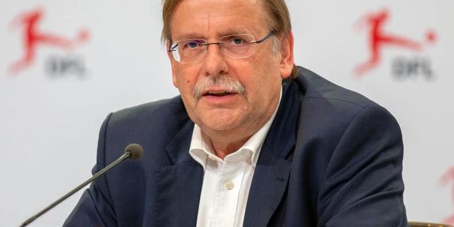 DFB-Vizepräsident Rainer Koch beobachtet die Situation in Osteuropa mit Sorge. Foto: Andreas Gora/dpa