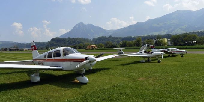 Bis 2025 bleibt die Zukunft des Flugplatzes Kägiswil ungewiss. Flugplatz Kägiswil
