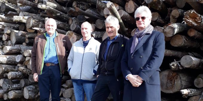 Der Verwaltungsrat der Wärmverbund Bauma AG von links nach rechts: Andreas Sudler, Gemeindepräsident (Gemeindevertreter); Rudolf Rüegg, Verwaltungsratspräsident; Max Bosshard; Rudolf Bertels Wärmeverbund Bauma AG