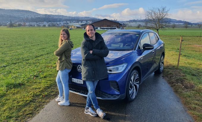 Laila und Sämi testen den VW ID.4. Volkswagen ID.4